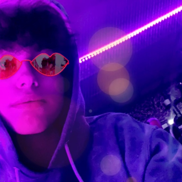 Meet your Posher, Josh - Picture 1 of 1